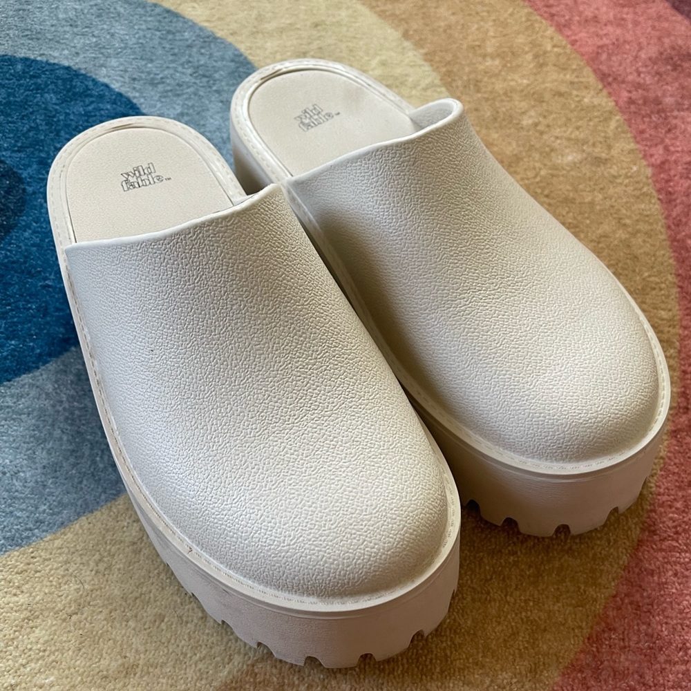 Wild Fable Mule Slides size 10